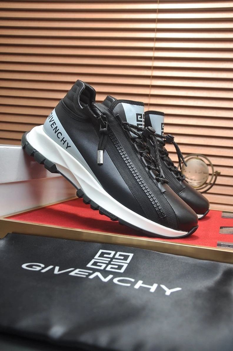 Minimalist Gxvxnchy Sneakers 152085