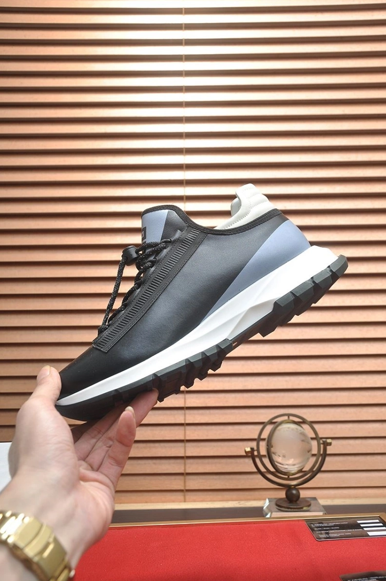Comfortable Gxvxnchy Sneakers 152083