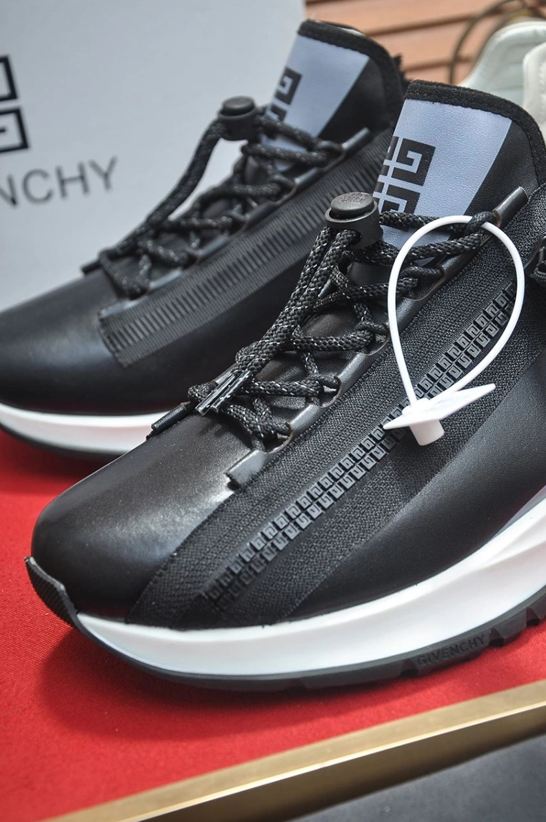 Comfortable Gxvxnchy Sneakers 152083