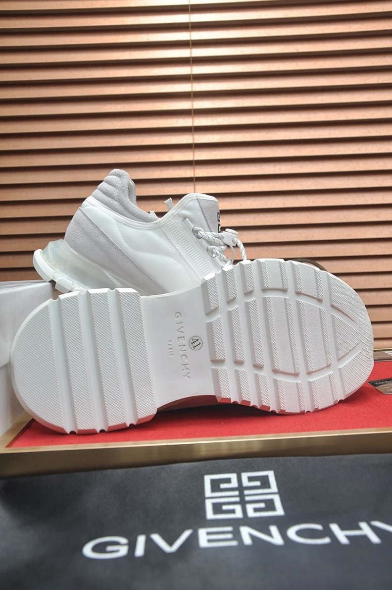 EyeCatching Gxvxnchy Sneakers 152084