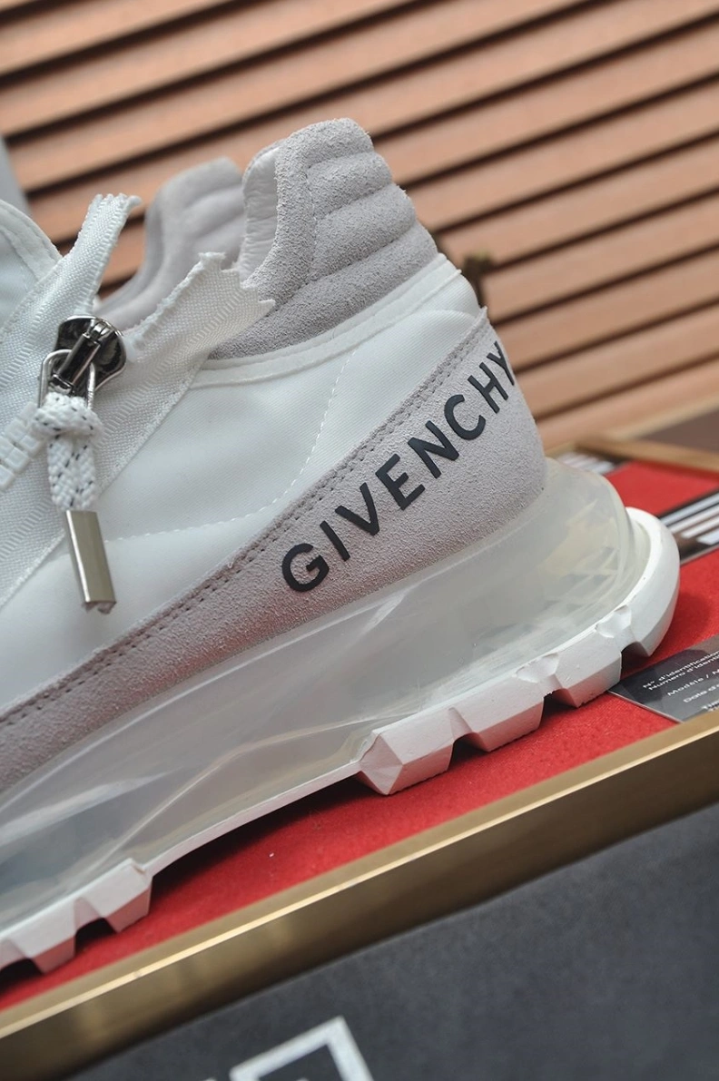 EyeCatching Gxvxnchy Sneakers 152084