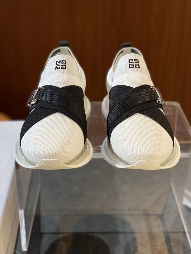 Soft Gxvxnchy Sneakers 152080