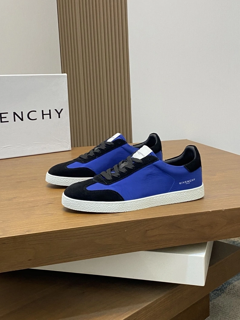 Gxvxnchy Sneakers Flexible 152081