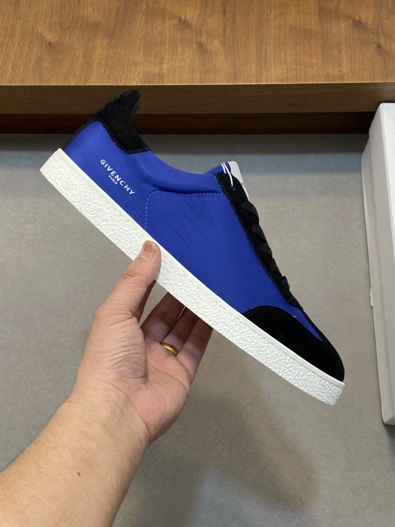 Gxvxnchy Sneakers Flexible 152081