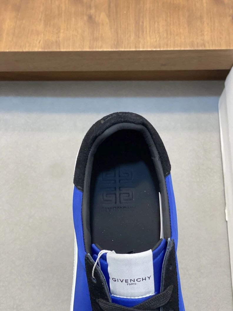 Gxvxnchy Sneakers Flexible 152081