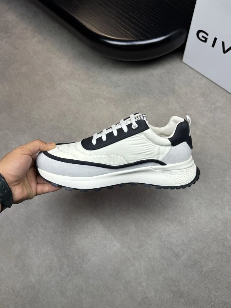 Gxvxnchy Sneakers Trendsetting 152076