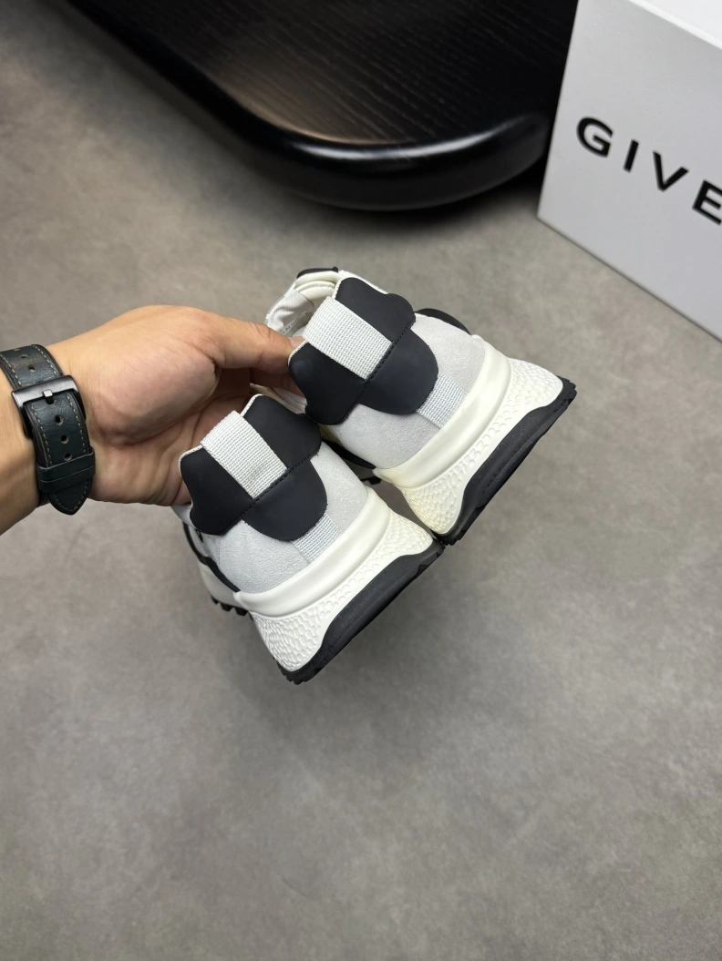 Gxvxnchy Sneakers Trendsetting 152076