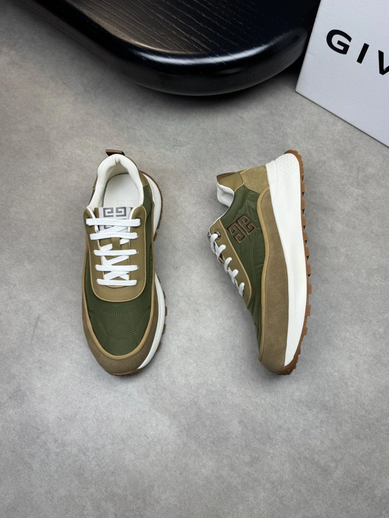 Gxvxnchy Sneakers Resilient 152061