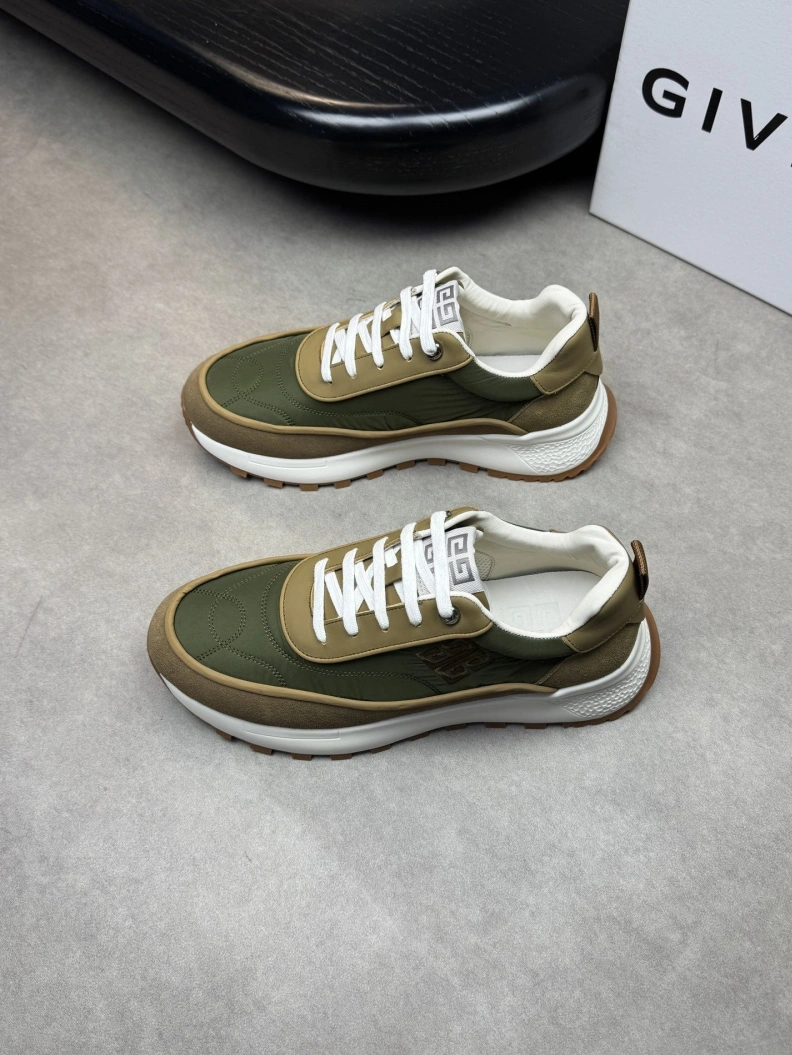 Gxvxnchy Sneakers Resilient 152061