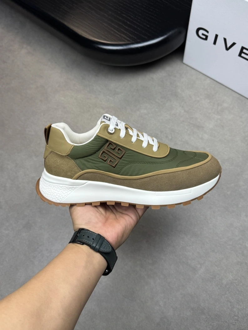 Gxvxnchy Sneakers Resilient 152061