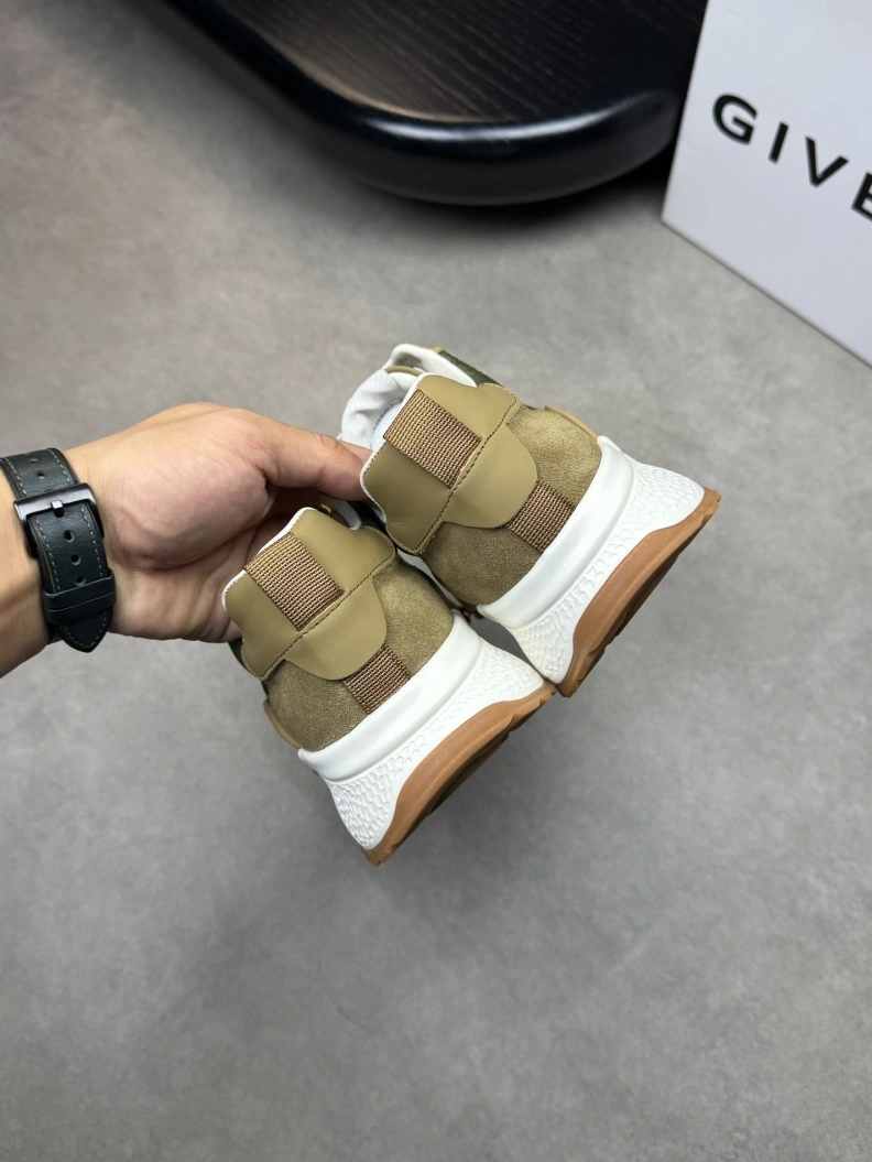 Gxvxnchy Sneakers Resilient 152061