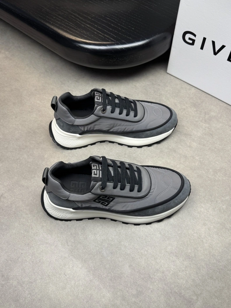 Gxvxnchy Sneakers EasyMatch 152070