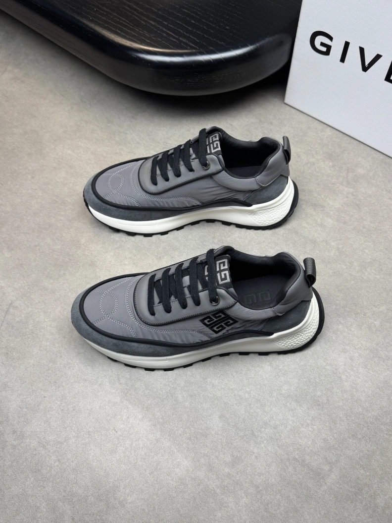 Gxvxnchy Sneakers EasyMatch 152070