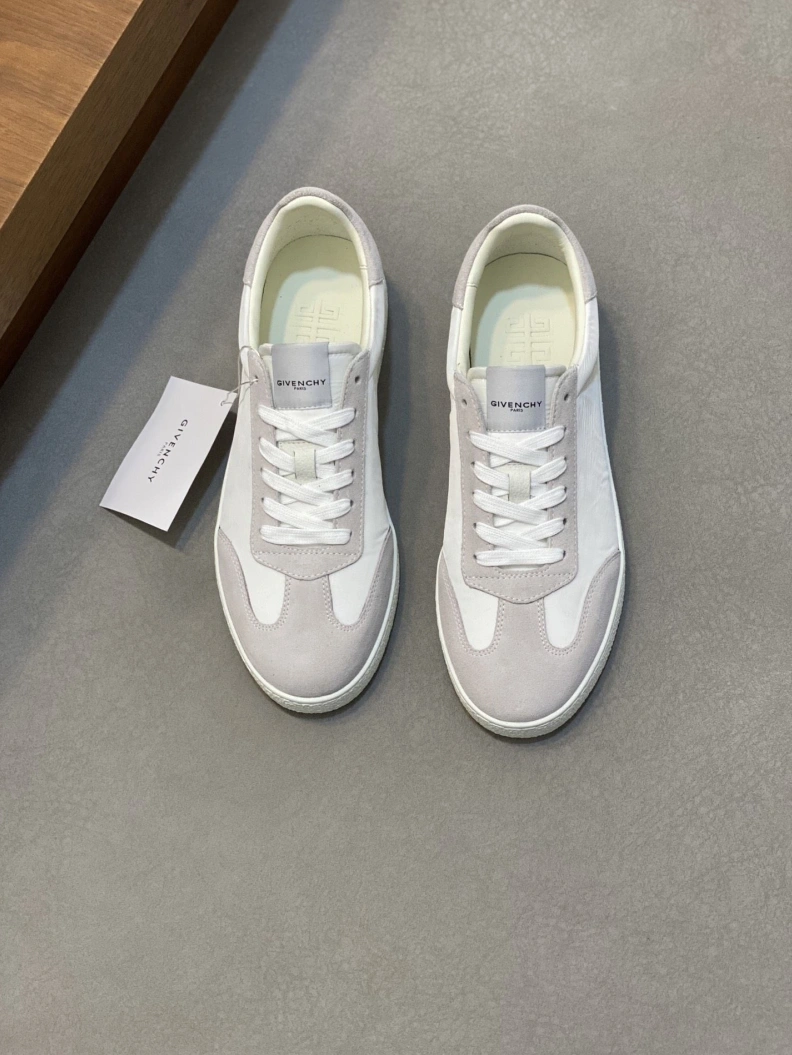 Soft Gxvxnchy Sneakers 152067