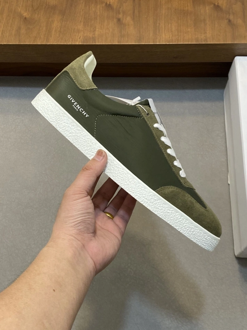 Trendy Gxvxnchy Sneakers 152053