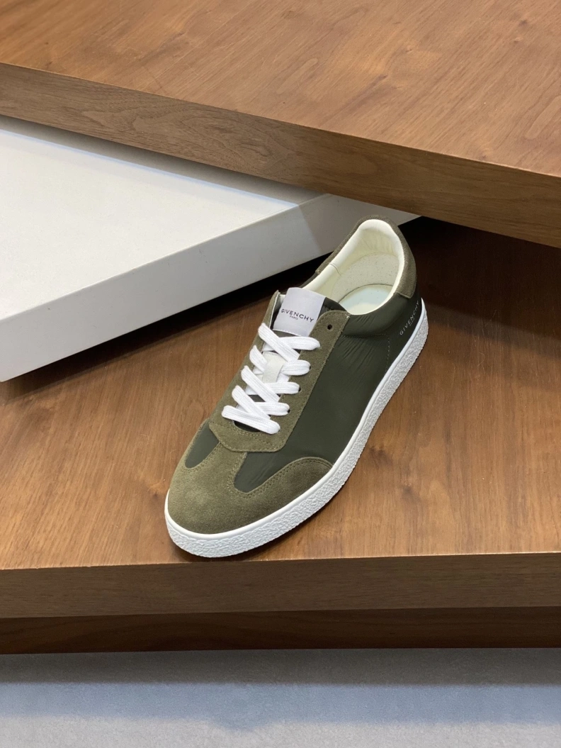 Trendy Gxvxnchy Sneakers 152053