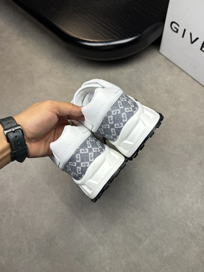 Gxvxnchy Sneakers StreetReady 152064