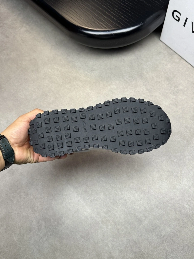 Gxvxnchy Sneakers StreetReady 152064