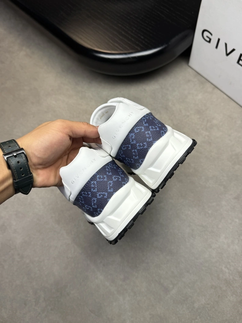 Elegant Gxvxnchy Sneakers 152057