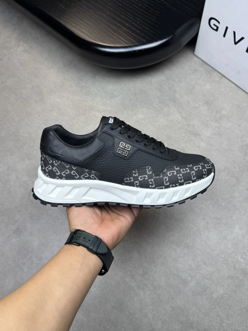 Gxvxnchy Sneakers Resilient 152049