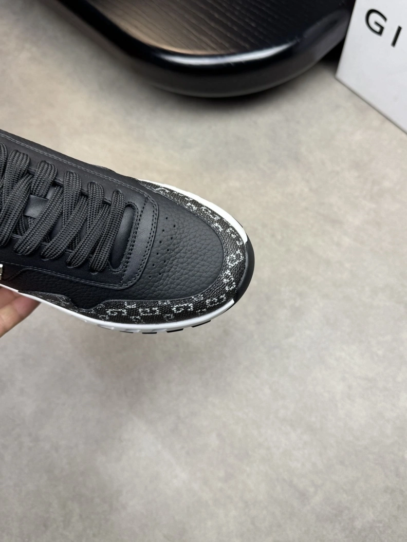 Gxvxnchy Sneakers Resilient 152049