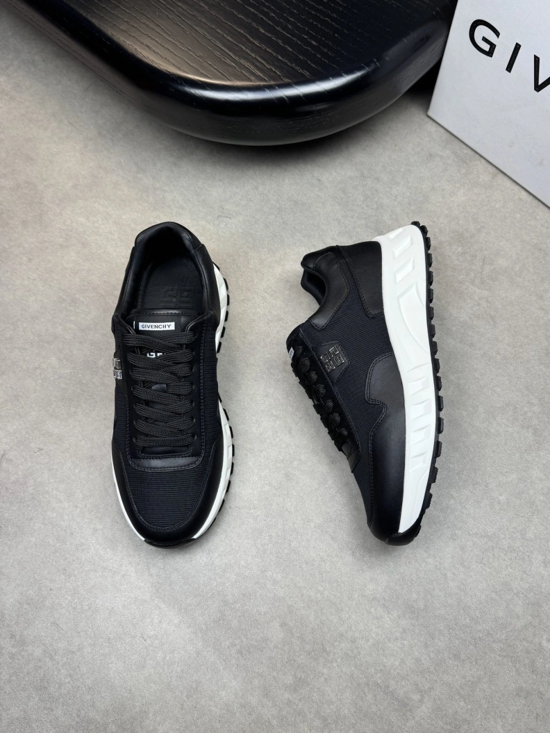 Gxvxnchy Sneakers Minimalist 152052