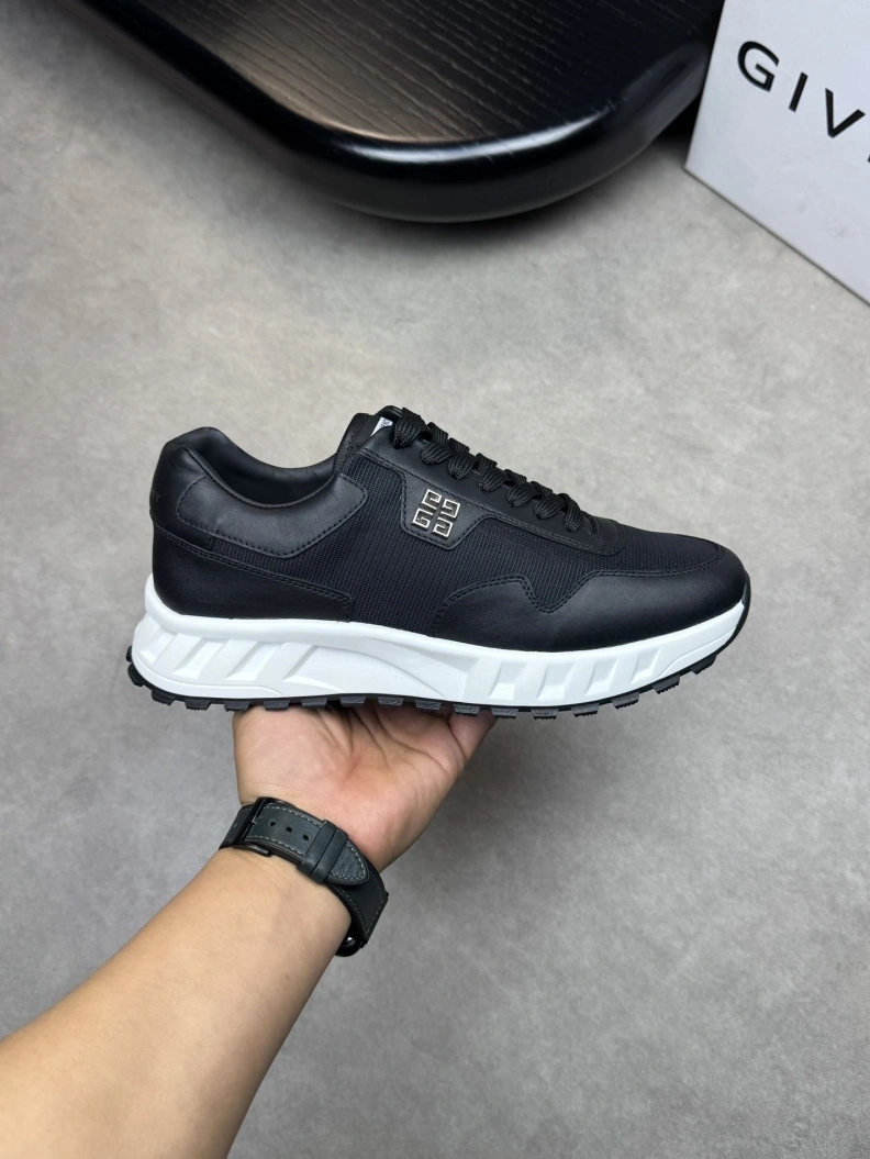Gxvxnchy Sneakers Minimalist 152052