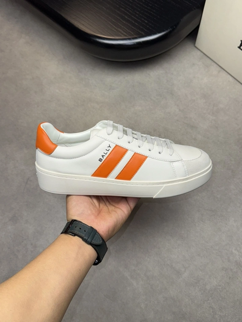 Versatile Othxr Sneakers 210334