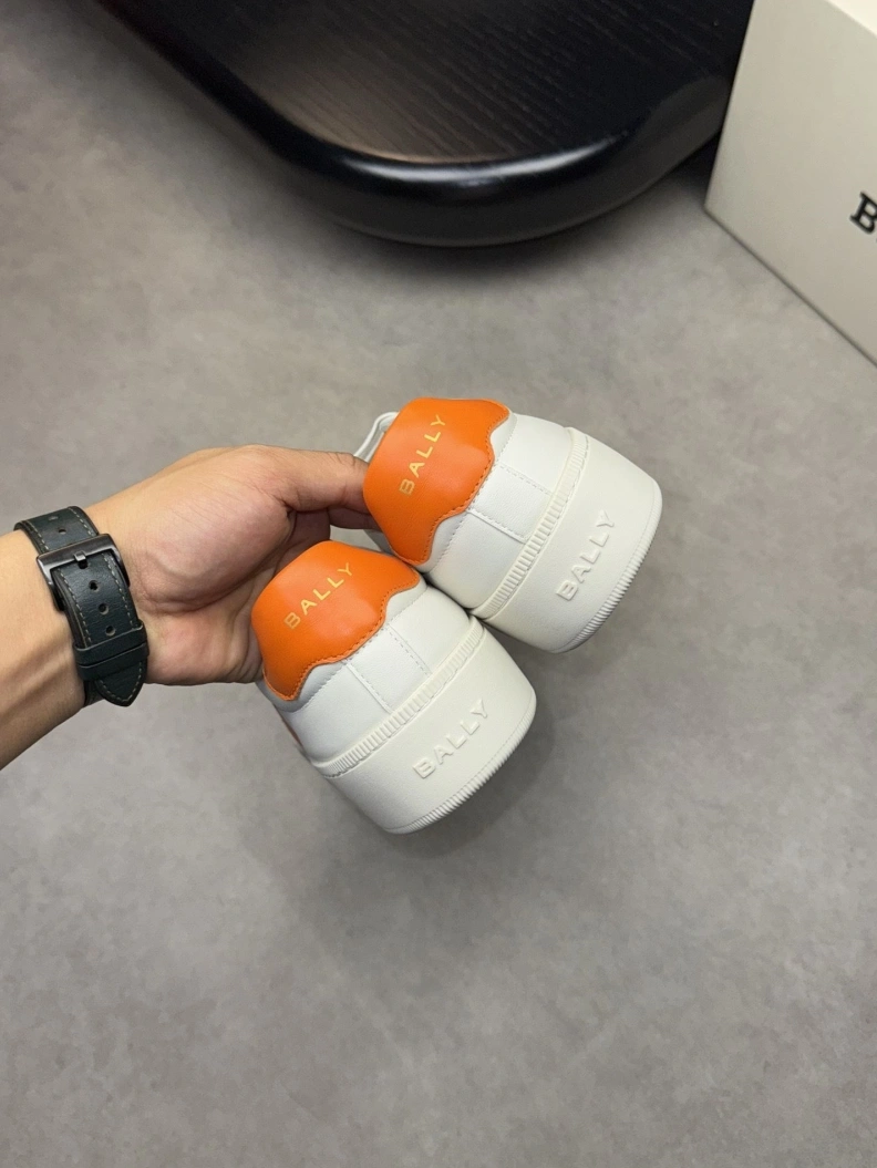 Versatile Othxr Sneakers 210334