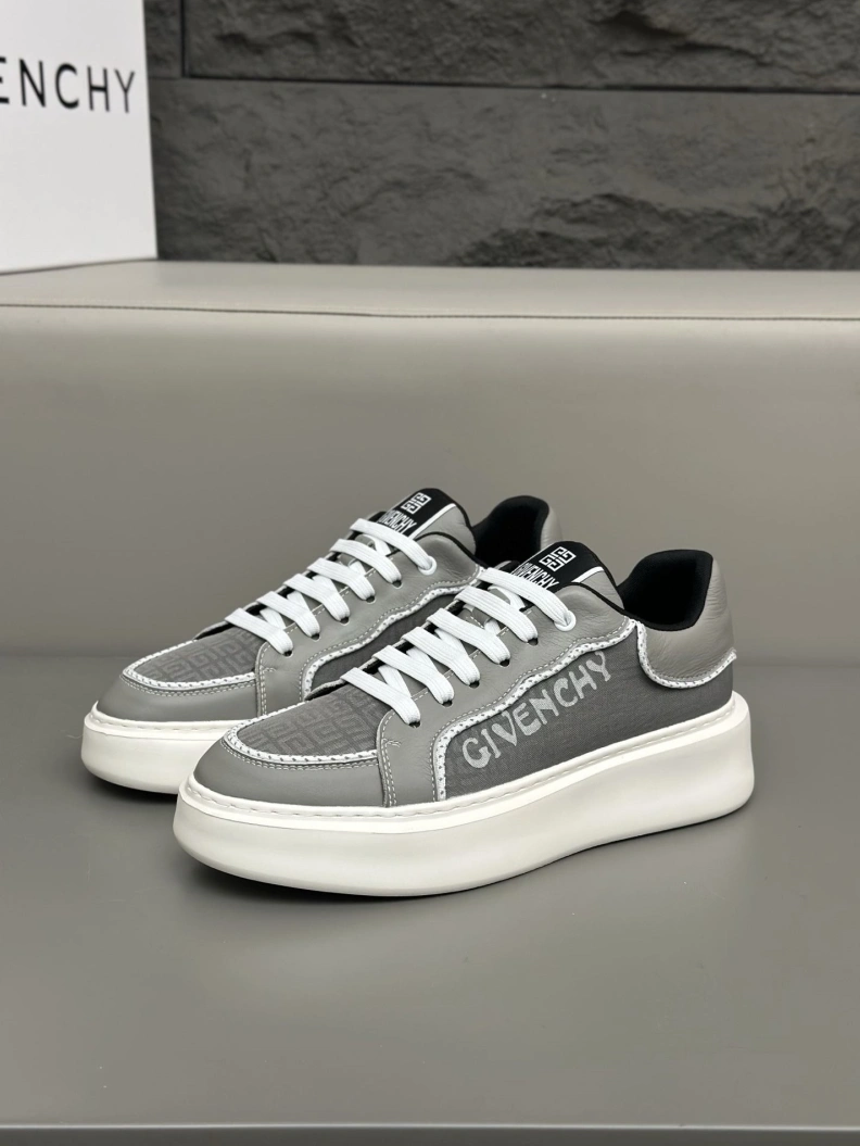 Gxvxnchy Sneakers EyeCatching 152063
