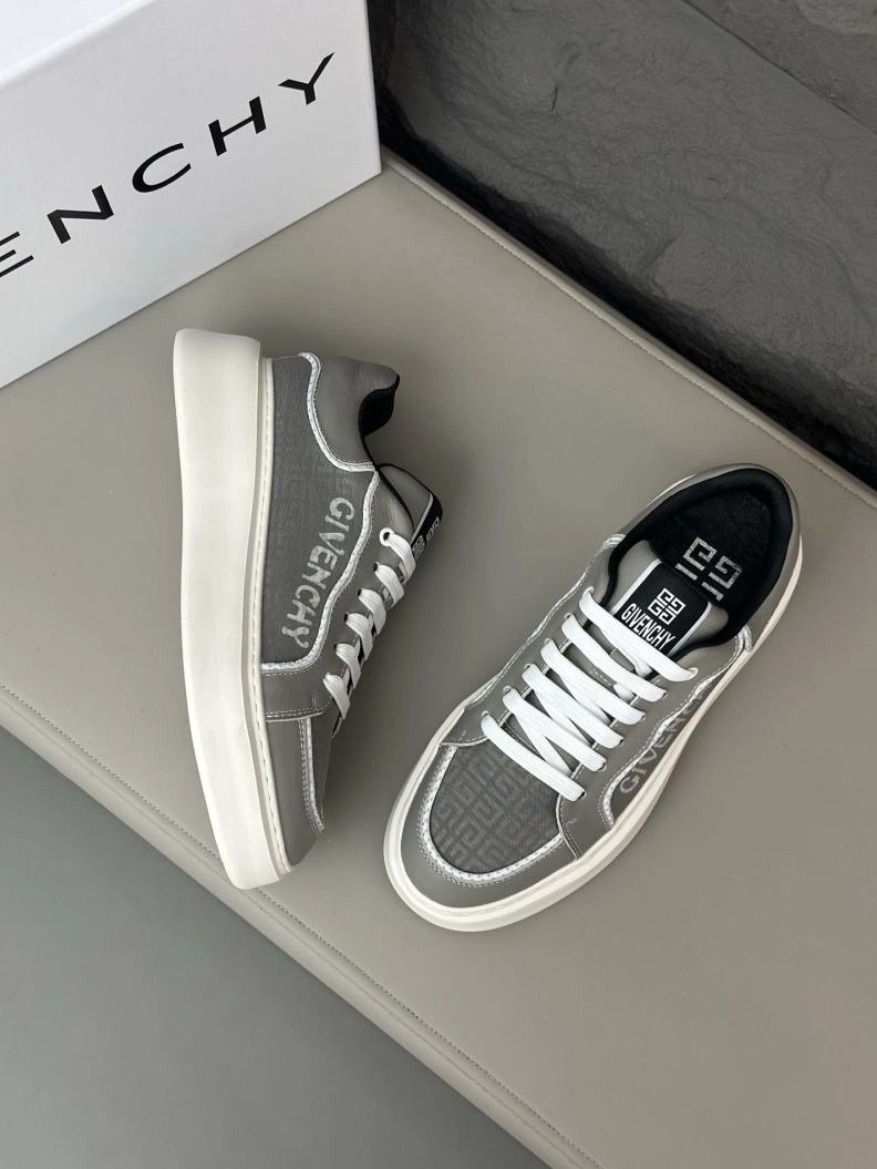 Gxvxnchy Sneakers EyeCatching 152063