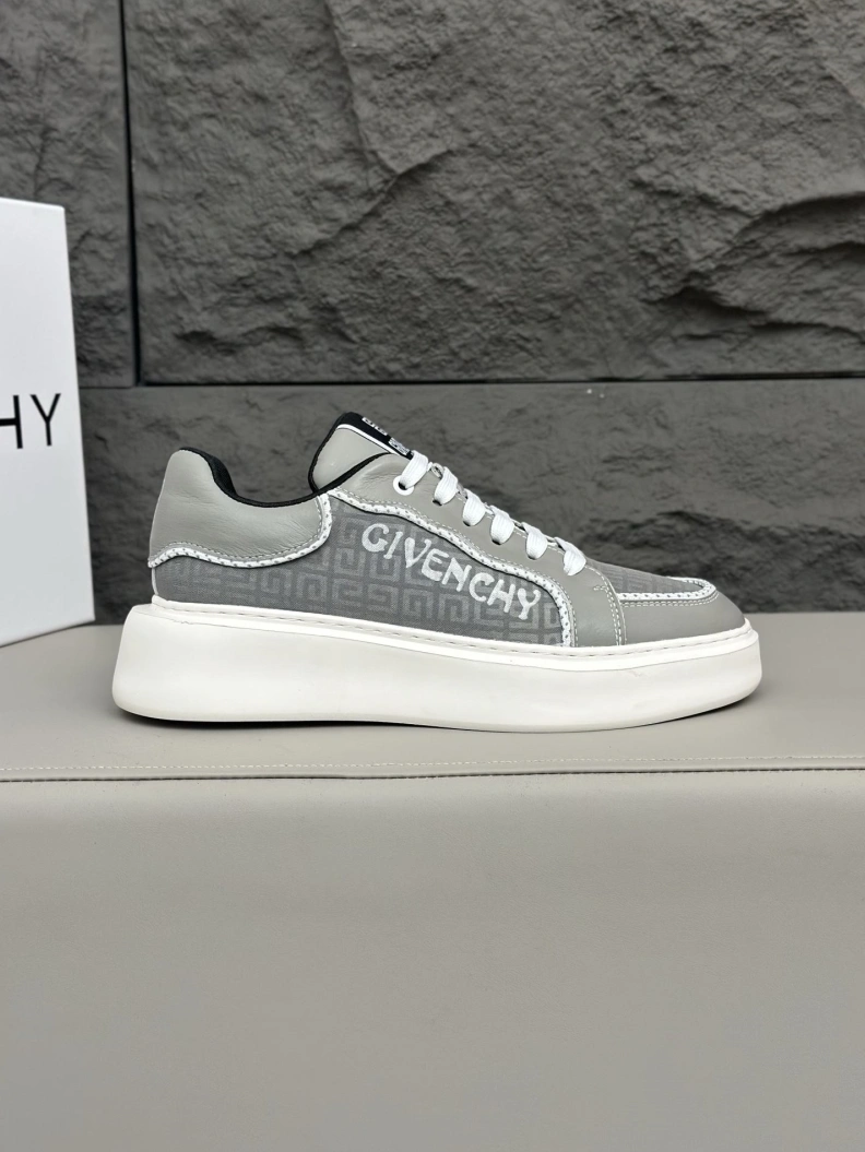 Gxvxnchy Sneakers EyeCatching 152063