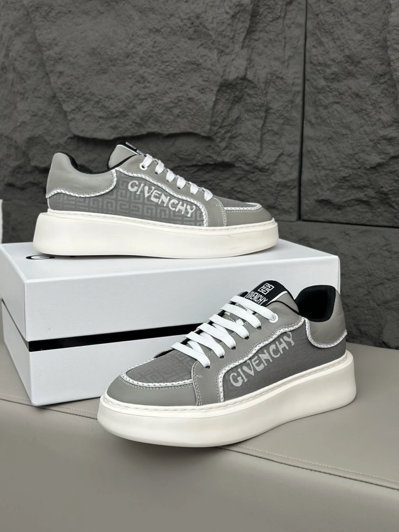 Gxvxnchy Sneakers EyeCatching 152063
