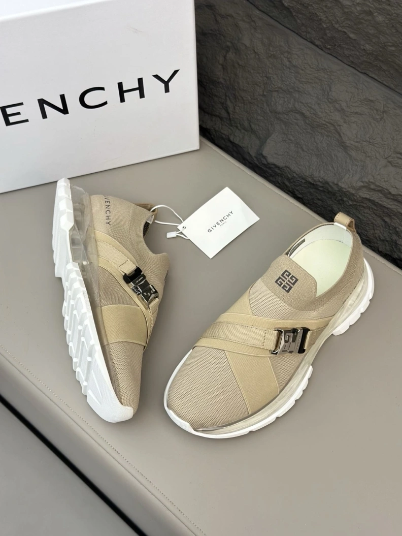 Gxvxnchy Sneakers Resilient 152060