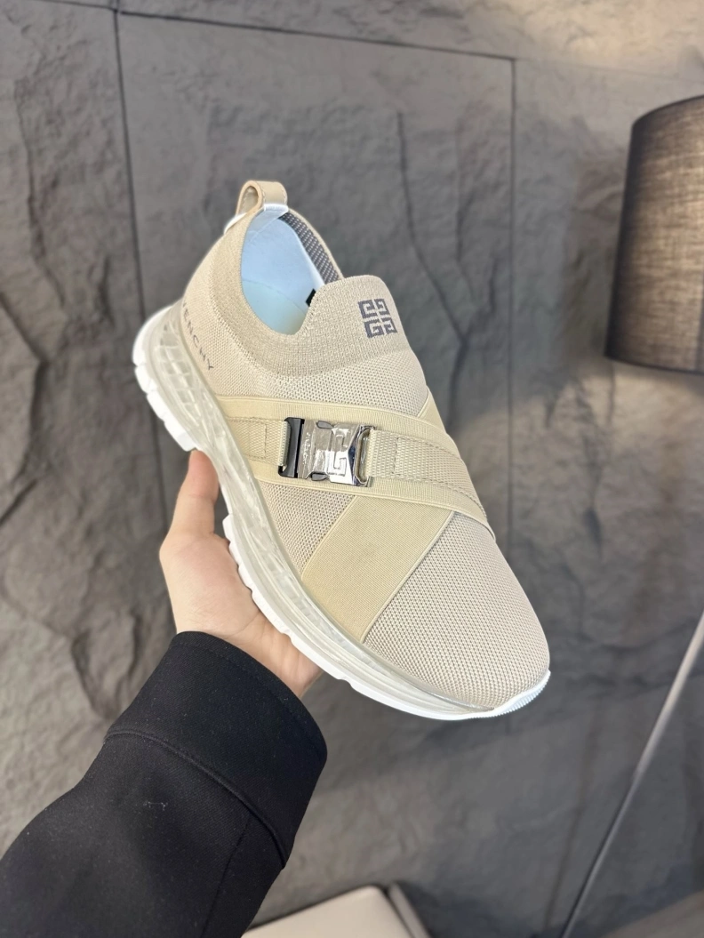 Gxvxnchy Sneakers Resilient 152060