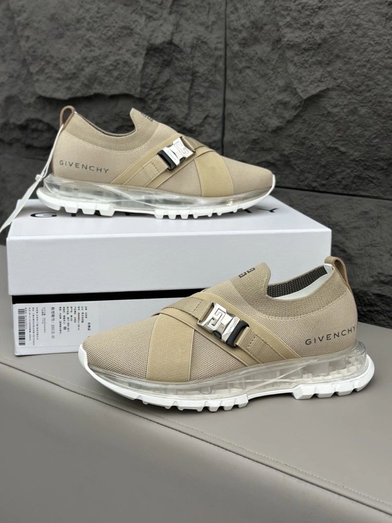 Gxvxnchy Sneakers Resilient 152060