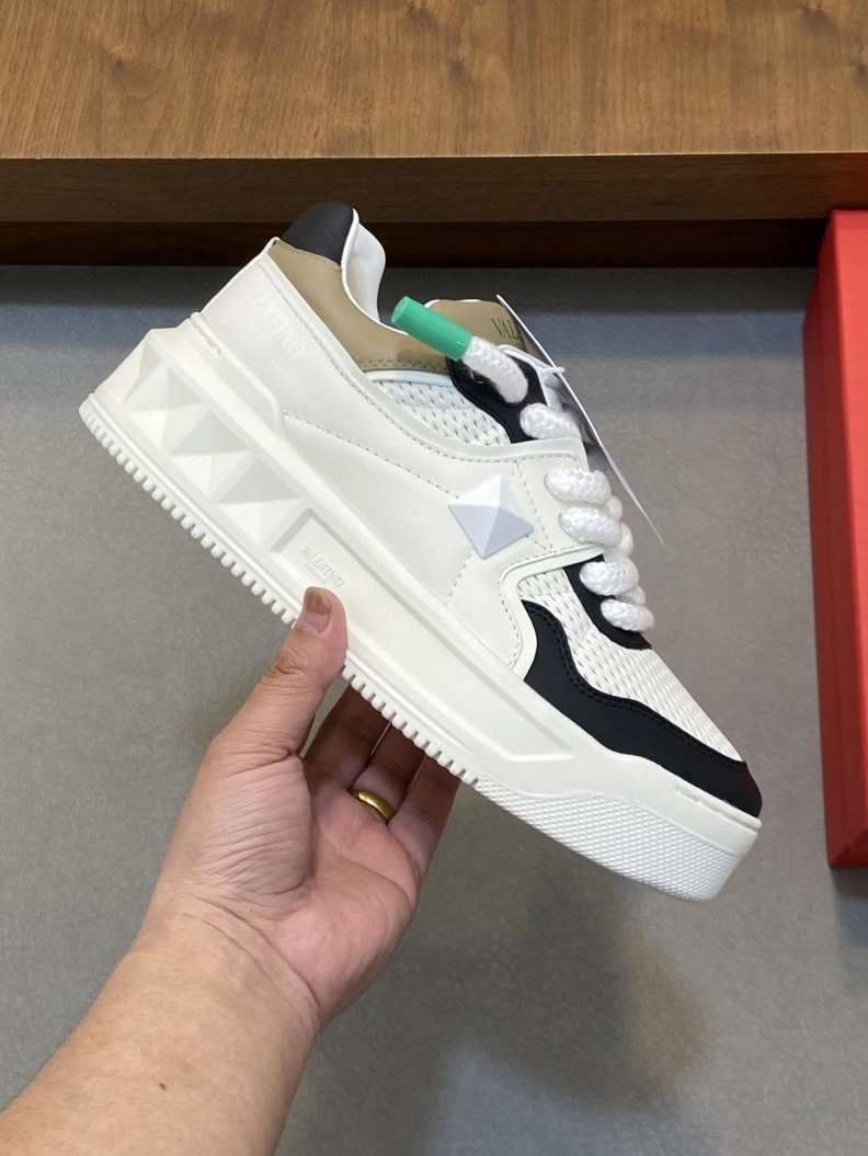 EyeCatching Vxlxntino Sneakers 228935