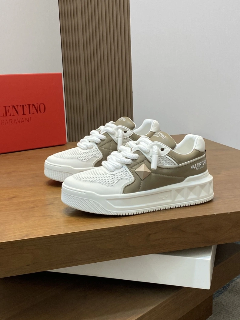 Trendsetting Vxlxntino Sneakers 228939