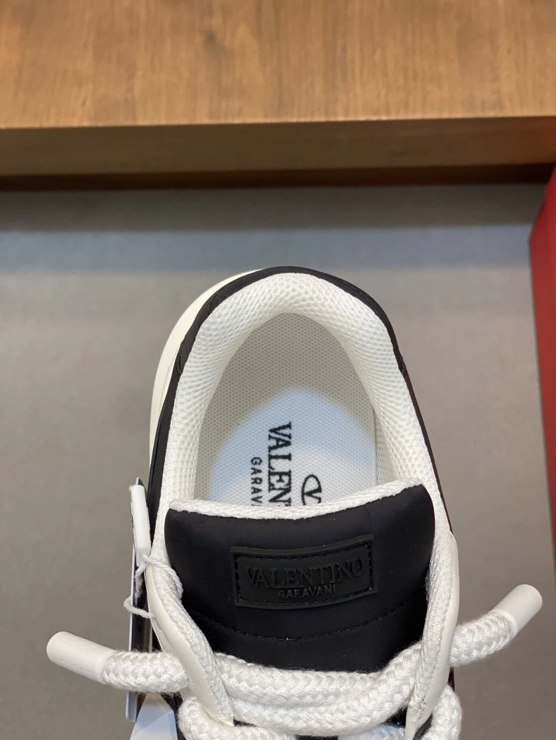 Comfortable Vxlxntino Sneakers 228936