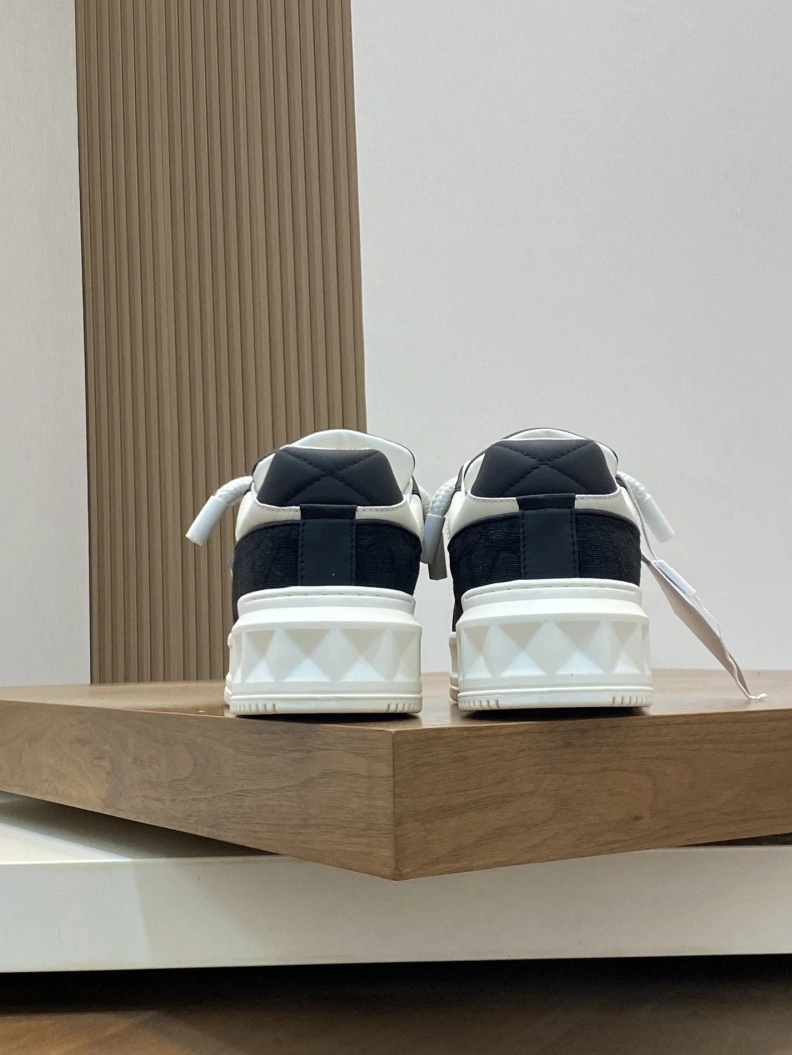 Soft Vxlxntino Sneakers 228927