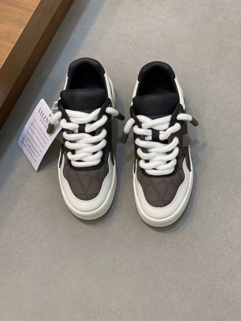 Modern Vxlxntino Sneakers 228931