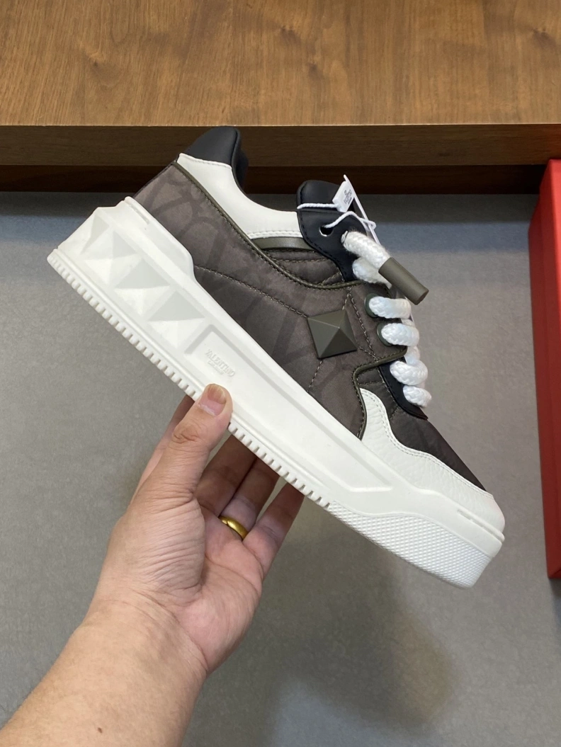 Modern Vxlxntino Sneakers 228931