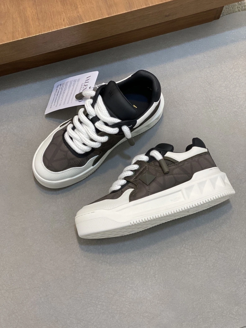 Modern Vxlxntino Sneakers 228931