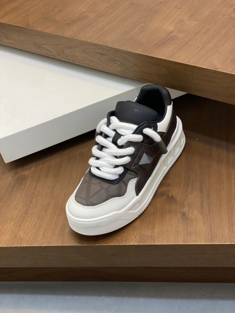 Modern Vxlxntino Sneakers 228931