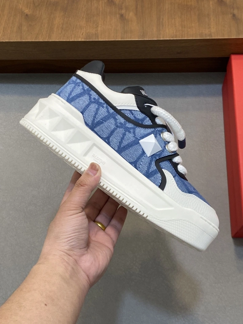 Durable Vxlxntino Sneakers 228926