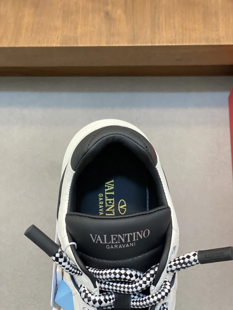 Comfortable Vxlxntino Sneakers 228924