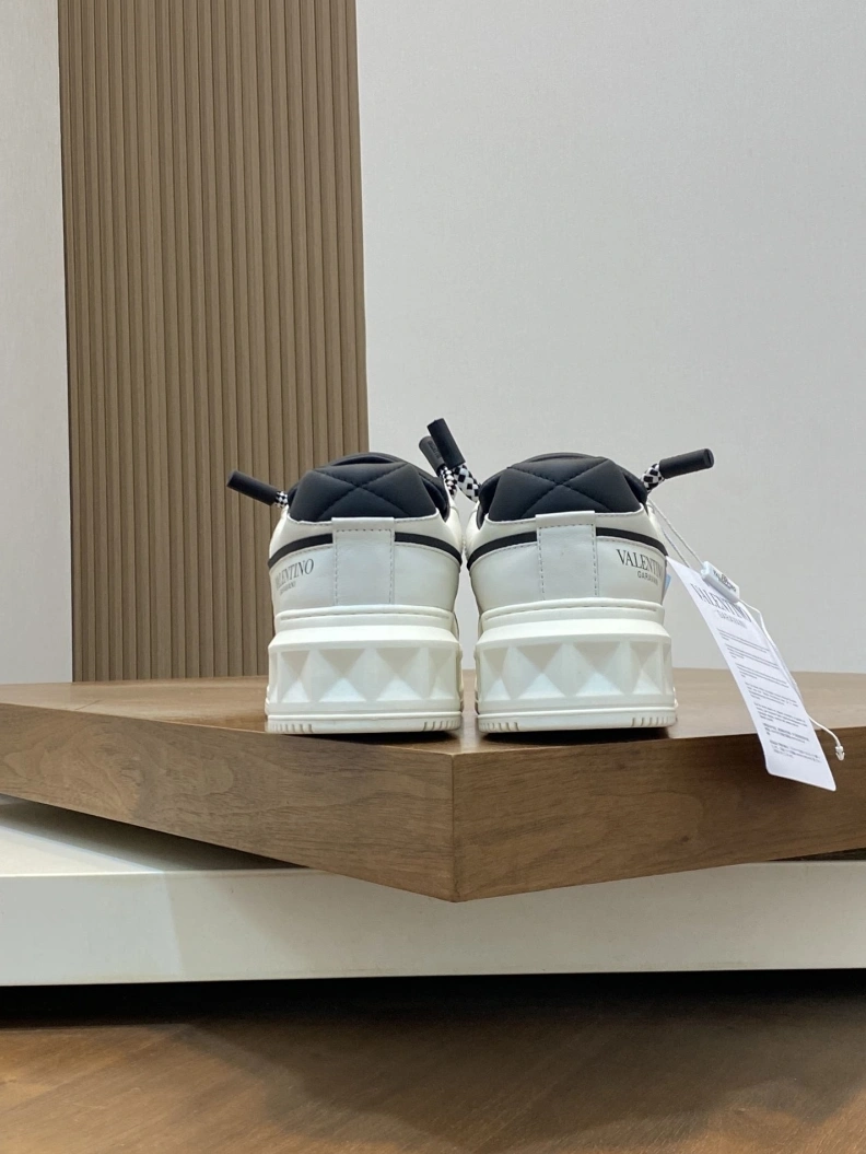 Comfortable Vxlxntino Sneakers 228924