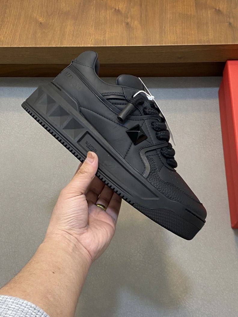 Lightweight Vxlxntino Sneakers 228919