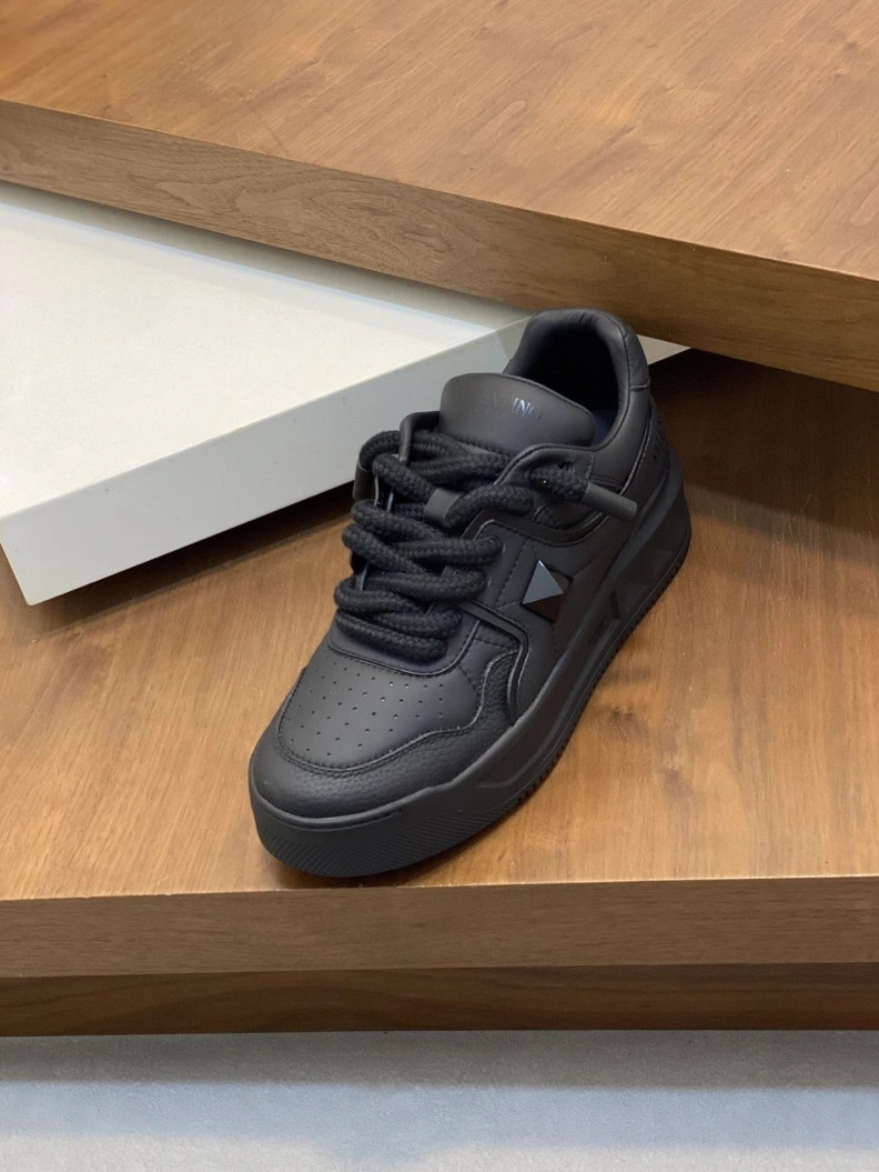 Lightweight Vxlxntino Sneakers 228919