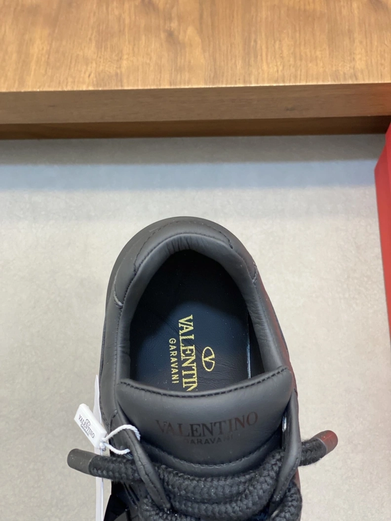 Lightweight Vxlxntino Sneakers 228919
